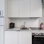 Alegria Duplex - Modern Apt In Central Porto