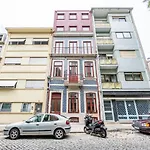 Nomads Lux - 1Bdr Charming Top Floor Porto
