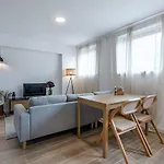 Nomads Lux - 1Bdr Charming Top Floor Porto