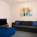 Invicta Premium - 4Br Downtown Apartment With Ac