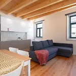 Host Wise - Lovely & Cozy Duplex Flat