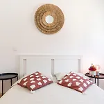 Bento Guest House