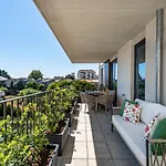Bonfim Living - Great Location, Al Fresco Dining And Free Private Parking