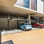 Bonfim Living - Great Location, Al Fresco Dining And Free Private Parking