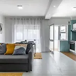 Bright Lindo Vale Apartment