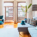 Mouzinho Downtown 2Br W/ Parking By Lovelystay