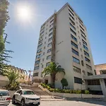 Host Wise - Peaceful Sunny Flat - Ace Location