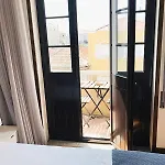 Quarto Com Varanda Proximo Ao Metro
