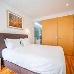 Joivy Modern Flat With Patio In Central Porto