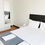 Quarto Com Varanda Proximo Ao Metro