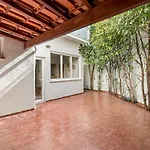 Joivy Central & Spacious Apt In Porto