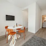 Sunny Apartment By Homing