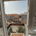 Sunny Apartment By Homing