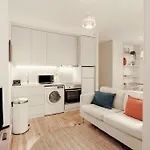 Cristelo 1 Bed Next To River