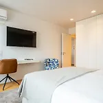 Almada 551 - 4 1 Penthouse View By Lovelystay