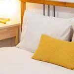 Cozy Downtown Apartment By Unique Hosts