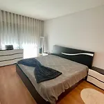 Cozy Apartment, Invicta City Opo