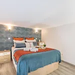 Deluxe Spacious Flats W Mezzanine By Host Wise