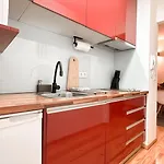 Almada Apartments 468