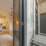 Luminous Apartment In The Heart Of Porto