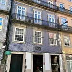 Historic Apartment At Cardosas With Balcony
