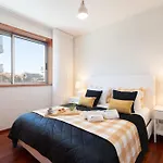 Host Wise - Gorgeous Spacious Flat - Ace Location