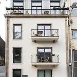 Wood Premium Downtown Apartment By Da\'Home