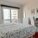 City Flat Near The Sea