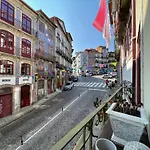 Historic Porto Balcony Hideaway - Taipas House 60