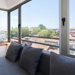Host Wise - Bright Quiet Flats - Prime Location