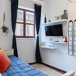 Host Wise - Cozy Sunny Flats - Ace Location
