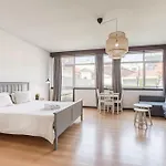 Travel & Live Aliados Apartment
