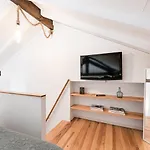 Guestready - High-Ceiling Urban Retreat In Porto