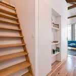 Guestready - High-Ceiling Urban Retreat In Porto