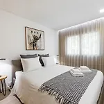 GuestReady - Tigerlily