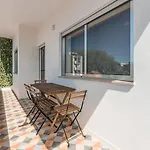 Guestready - City Retreat With A Balcony