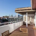 Lovelystay - Penthouse Balcony Apartment