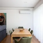 Lovelystay - Penthouse Balcony Apartment