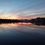 SLEEPBOAT House