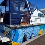 Sleepboat Luxlife Yatch