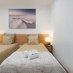 Host Wise - Colorful Fresh Flats - Batalha