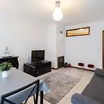 Bright&Modern 2BR Flat in Vila Nova de Gaia