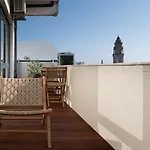 Stylish Downtown Loft