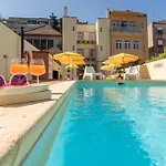 731 Costa Cabral Metro Residence