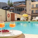 731 Costa Cabral Metro Residence