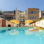 733 Costa Cabral Metro Residence