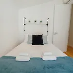 Courtyard Oporto Design Apartments By Vacationy