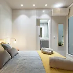 Host Wise - Charming Luxurious Flat With Garage