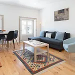 Host Wise - Modern Urban Flat