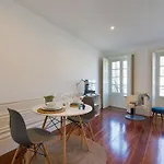 Fine Art Apartments City Center